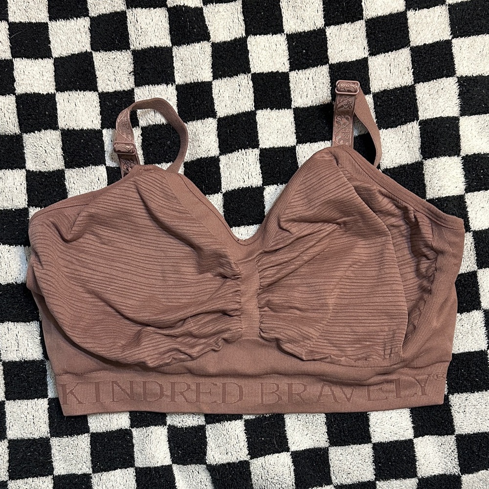 Kindred Bravely XL Busty Pumping/Nursing Bra